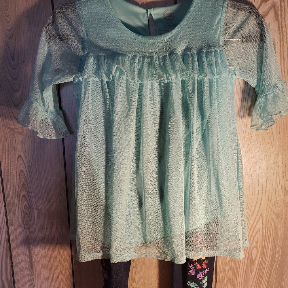 Little girls 2 piece outfit